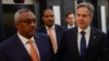 Le secrétaire d'État américain Antony Blinken (R) rencontre le vice-Premier ministre éthiopien et ministre des Affaires étrangères Demeke Mekonnen (L) à Addis-Abeba, Éthiopie, le 15 mars 2023.