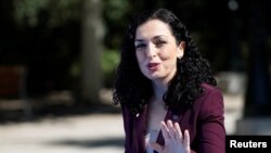 Presiden Kosovo Vjosa Osmani hadir di acara Komunitas Politik Eropa di Granada, Spanyol, pada 5 Oktober 2023. (Foto: Reuters/Juan Medina)