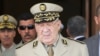 Le chef d'état-major algérien Ahmed Gaid Salah à son arrivée à l'aéroport international Houari-Boumediene d'Alger, le 20 mai 2014.