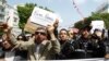 ARCHIVES - Des journalistes tunisiens participent à une manifestation à l'occasion de la Journée mondiale de la liberté de la presse à Tunis, le 3 mai 2013.
