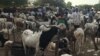 Sur le marché de Niamey, au Niger, le 19 août 2017. (VOA/Abdoul-Razak Idrissa)
