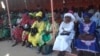 Lors d'une réunion civile à N'Djamena au Tchad, le 13 février 2016. (VOA/André Kodmadjingar)
