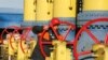 CEO BUMN energi Rusia Gazprom, Alexei Miller, pada Minggu (16/10) mengatakan rencana untuk membatasi harga ekspor gas Rusia akan membuat pasokan dihentikan. (Foto: AFP)