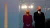 Tổng thống Tân cử Joe Biden và phu nhân Jill Biden dự lễ tưởng niệm nạn nhân COVID-19 tại đài tưởng niệm Lincoln Memorial ở thủ đô Washington, ngày 19/01/2021.