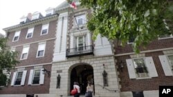 À espera de angolanos. Universidades americanas