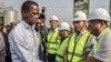 Le président zambien, Edgar Lungu, accueille les travailleurs chinois de l’Aviation Industry Corporation of China (AVIC Intl) à Lusaka, le 15 septembre 2018.