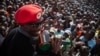 Le chanteur Bobi Wine échapppe à la police en Ouganda