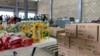 Un centre de collecte pour l'aide humanitaire destinée au Venezuela, à Cúcuta, Colombie.