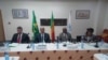 Lors de la réunion tripartite entre le Mali, la Mauritanie et le HCR, à Bamako, le 21 juillet 2017. (VOA/Kassim Traoré)