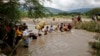 Zvizvarwa zveZimbabwe zvakawanda zvinonzi zviri kuyambuka rwizi Limpopo kupinda muSouth Africa zviri kunze kwemutemo zvichisiya muganhu weBeitbridge.