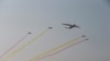 Des avions militaires survolent la capitale de la Birmanie, Naypyitaw, le 27 mars 2017.