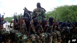 FAAYILII - Loltoota Al Shabaab Kaaba Moqaadishootti shakallii godhan, Fulbaana 5, 2010