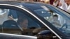 Le président algérien Abdelaziz Bouteflika est aperçu dans une voiture à son arrivée pour inaugurer une école religieuse Zaouïa Belkaidia à la périphérie d'Alger, le 15 mai 2018.